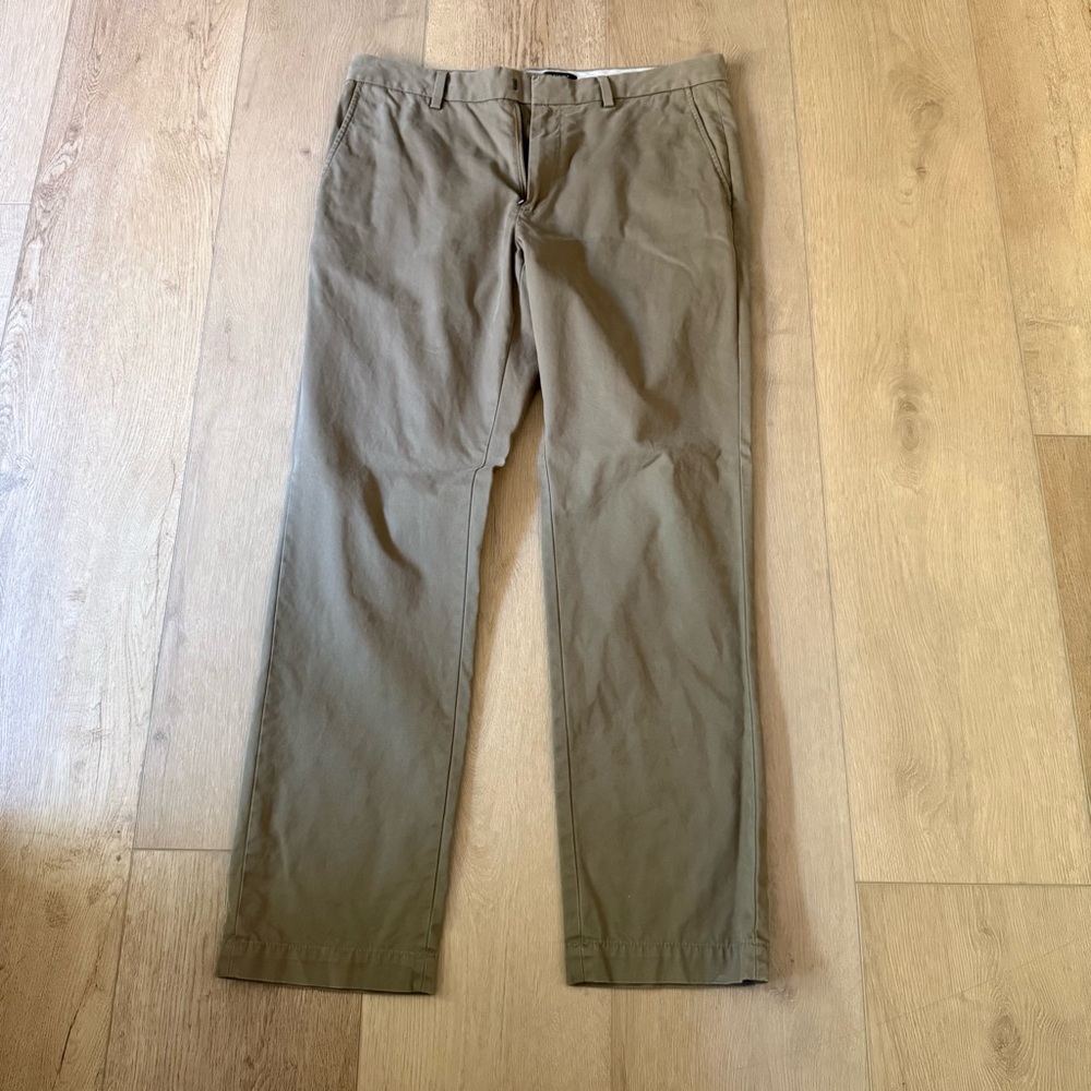 Banana Republic Men's Olive Chinos